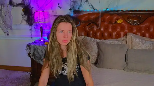 Real Tini online show from 10-27-25, 06:25