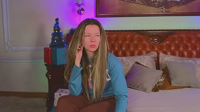 Real Tini online show from 12-18-25, 06:07