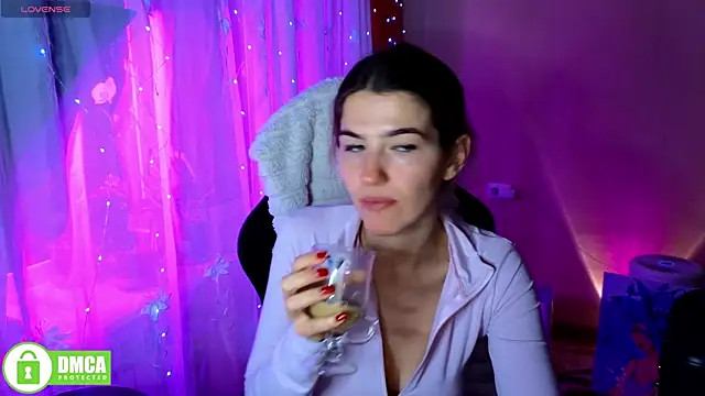 Snapshot of mag1c_eyes1 chatting on 12-17-25, 02:33 mag1c eyes1 online show from 12-17-25, 02:33