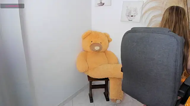 sarita1412 online show from 04-10-26, 11:56