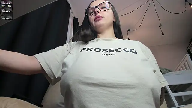 Snapshot of lecherous_wife chatting on 10-13-25, 05:58 lecherous wife online show from 10-13-25, 05:58