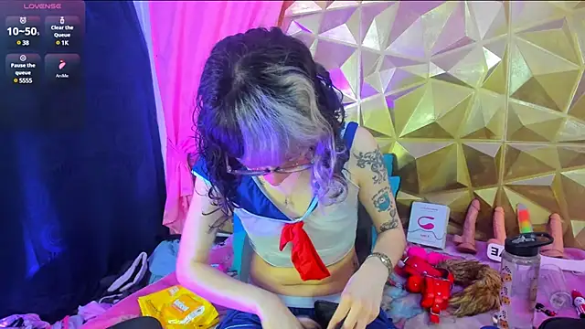 Snapshot of neeko_princes chatting on 03-13-25, 12:13 neeko princes online show from 03-13-25, 12:13