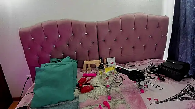 Snapshot of neeko_princes chatting on 10-22-25, 12:04 neeko princes online show from 10-22-25, 12:04