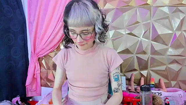 Snapshot of neeko_princes chatting on 02-08-25, 12:17 neeko princes online show from 02-08-25, 12:17