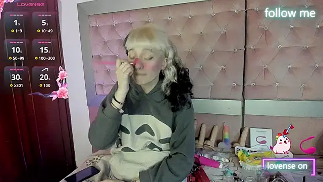 neeko princes online show from 04-15-26, 12:42