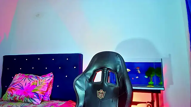 Snapshot of Aliice_Doll chatting on 02-08-26, 03:48 Aliice Doll online show from 02-08-26, 03:48