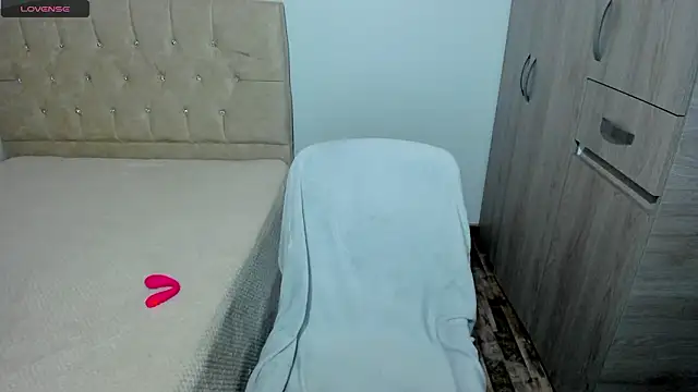 emily1  online show from 03-17-26, 10:07