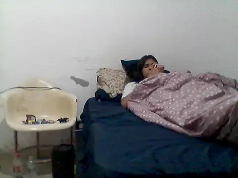 Snapshot of mariy_ chatting on 10-11-25, 01:39 mariy  online show from 10-11-25, 01:39