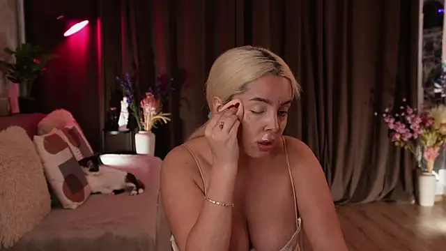 VictoriaMorrone online show from 10-14-25, 06:41