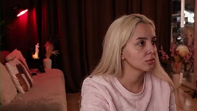 VictoriaMorrone online show from 10-07-25, 06:20