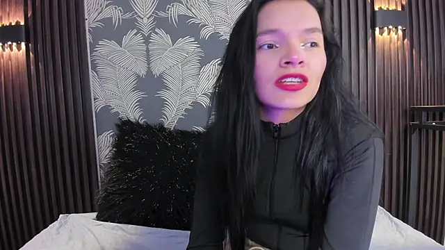 Snapshot of _shantal_smith chatting on 06-19-26, 01:00 shantal smith online show from 06-19-26, 01:00
