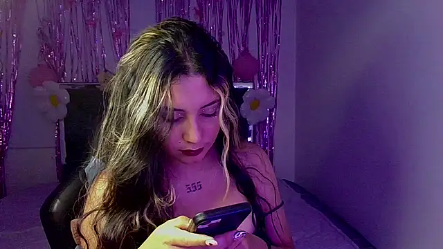 Lia 14  online show from 10-11-25, 12:33