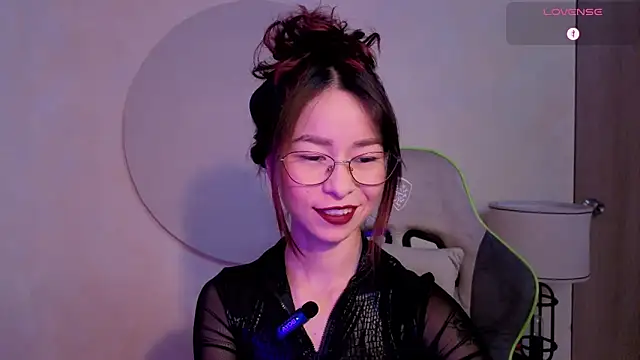 Snapshot of rosse_98_ chatting on 06-28-26, 03:29 rosse 98 online show from 06-28-26, 03:29
