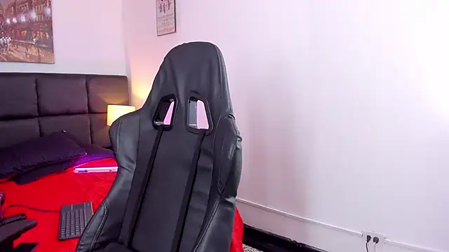 Snapshot of Megan_Miles02 chatting on 03-08-25, 11:07 Megan Miles02 online show from 03-08-25, 11:07