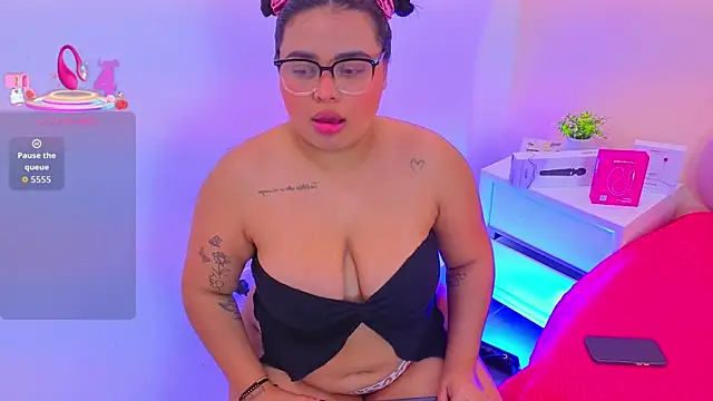 Emily cooper20 online show from 09-15-25, 11:49