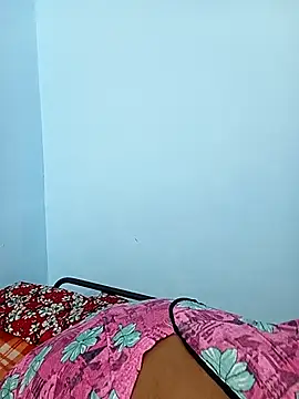 reemacouple007 online show from 10-28-25, 06:01