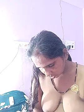 reemacouple007 online show from 03-08-26, 05:49