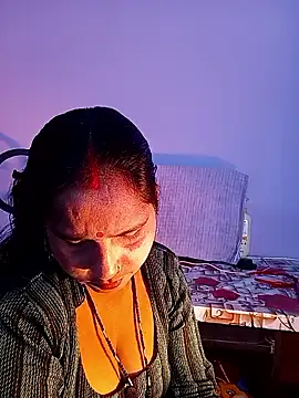 reemacouple007 online show from 02-11-26, 06:35