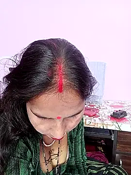 reemacouple007 online show from 02-04-26, 06:52