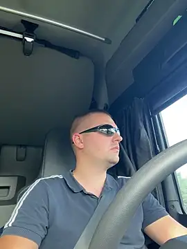 freenki41 online show from 11-07-25, 09:14