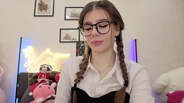 dolly ll online show from 12-19-25, 01:35