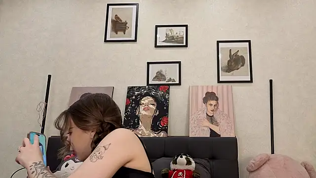 Snapshot of dolly_ll chatting on 07-01-26, 01:22 dolly ll online show from 07-01-26, 01:22