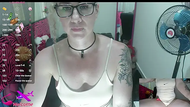 ViickySexy online show from 10-03-25, 07:48