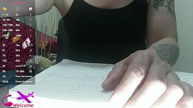 ViickySexy online show from 02-27-26, 07:57