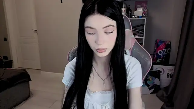 Snapshot of Aliceblush chatting on 02-23-26, 03:23 Aliceblush online show from 02-23-26, 03:23