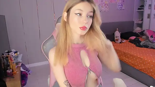 Snapshot of Aliceblush chatting on 03-13-25, 03:28 Aliceblush online show from 03-13-25, 03:28