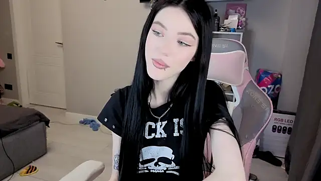 Snapshot of Aliceblush chatting on 02-27-26, 03:12 Aliceblush online show from 02-27-26, 03:12