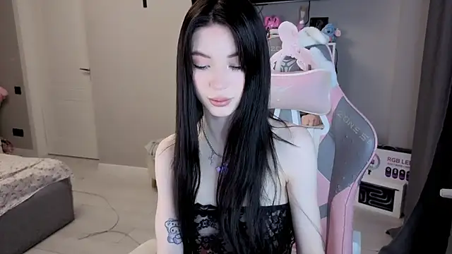 Snapshot of Aliceblush chatting on 12-03-25, 03:44 Aliceblush online show from 12-03-25, 03:44