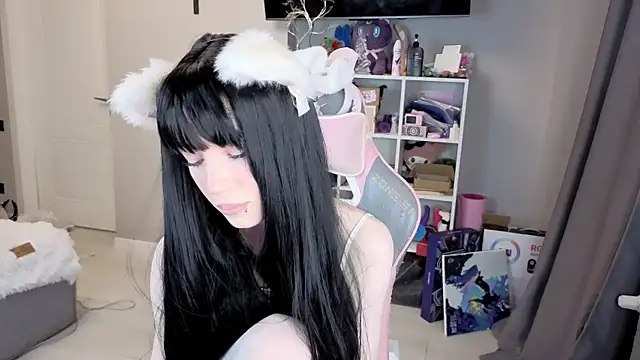 Snapshot of Aliceblush chatting on 02-13-26, 03:45 Aliceblush online show from 02-13-26, 03:45