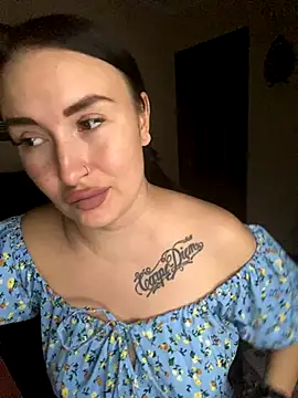 Roxana Bell online show from 10-06-25, 03:46