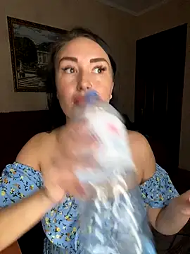 Roxana Bell online show from 09-29-25, 05:51