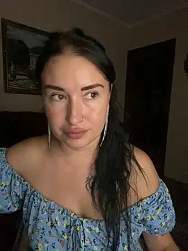 Roxana Bell online show from 07-13-26, 04:50