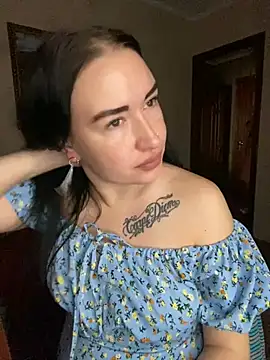 Roxana Bell online show from 04-11-26, 07:56