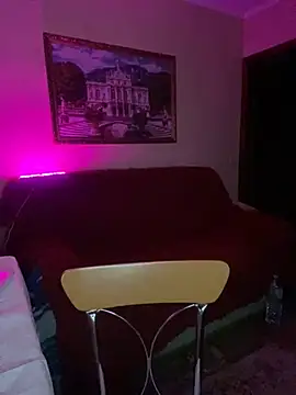 Roxana Bell online show from 02-25-25, 07:06