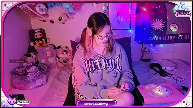 Snapshot of AmbrosiaKitty chatting on 05-21-26, 10:45 AmbrosiaKitty online show from 05-21-26, 10:45