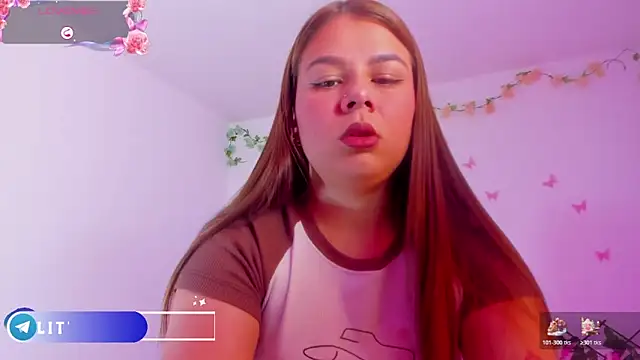 Snapshot of little_tifanny82 chatting on 02-06-26, 01:29 little tifanny82 online show from 02-06-26, 01:29