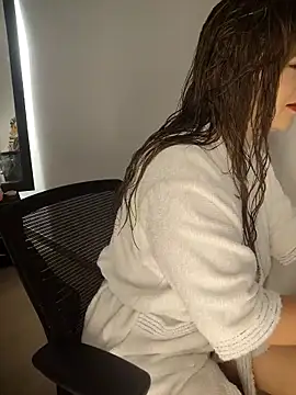 tata laima   online show from 10-20-25, 01:44