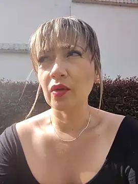 tata laima   online show from 12-18-25, 02:10