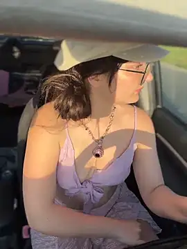 urpuppymoon online show from 04-03-26, 10:38