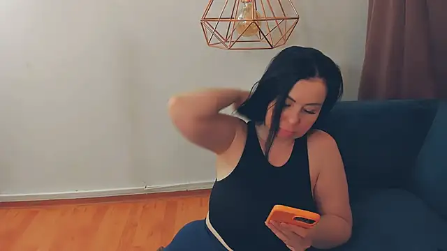 LayaFlow online show from 04-06-26, 11:44