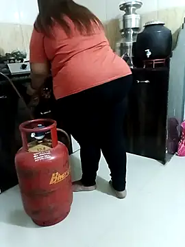 Snapshot of Ravina_patil1 chatting on 11-13-25, 06:34 Ravina patil1 online show from 11-13-25, 06:34