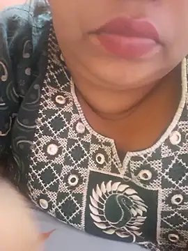 Snapshot of Ravina_patil1 chatting on 10-03-25, 05:14 Ravina patil1 online show from 10-03-25, 05:14