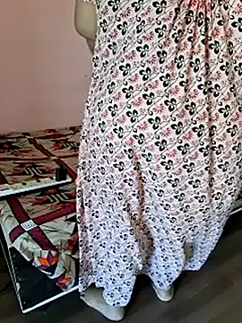 Snapshot of Ravina_patil1 chatting on 04-12-26, 03:54 Ravina patil1 online show from 04-12-26, 03:54