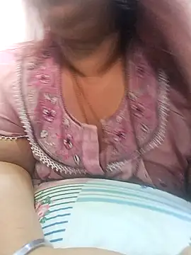 Snapshot of Ravina_patil1 chatting on 03-07-26, 12:10 Ravina patil1 online show from 03-07-26, 12:10