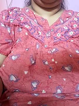 Snapshot of Ravina_patil1 chatting on 03-13-25, 12:37 Ravina patil1 online show from 03-13-25, 12:37