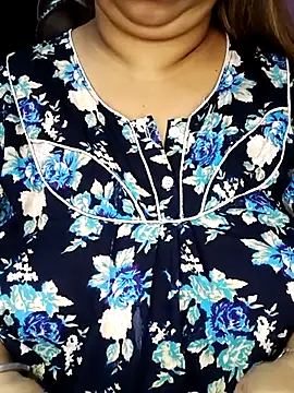 Snapshot of Ravina_patil1 chatting on 10-30-25, 12:25 Ravina patil1 online show from 10-30-25, 12:25